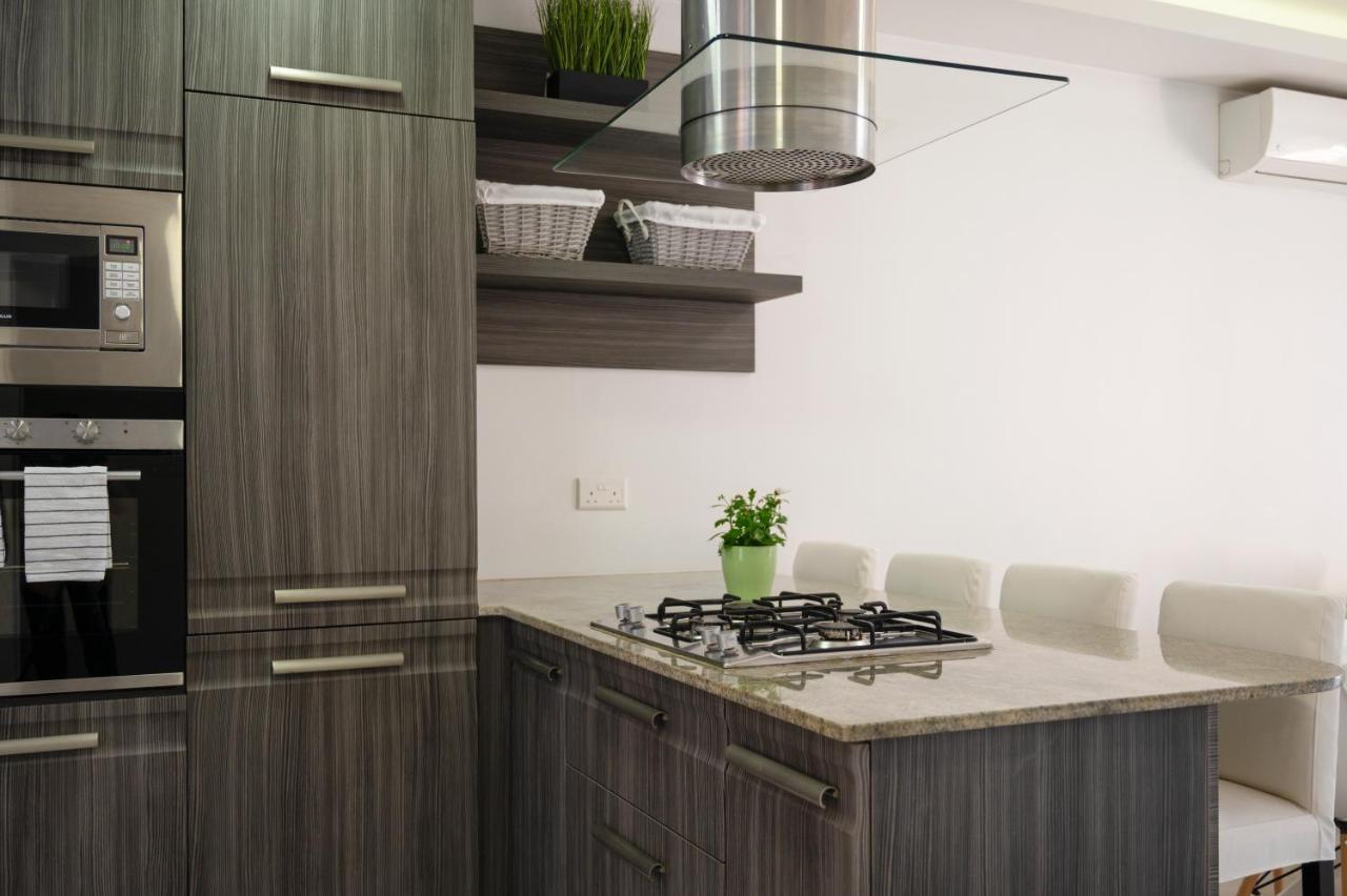 Luzzu - Family Friendly Maisonette Apartament Xlendi
