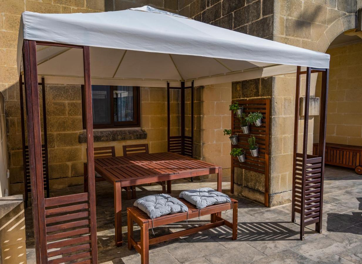 Luzzu - Family Friendly Maisonette Xlendi